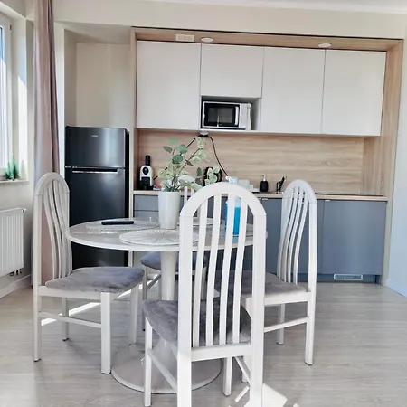 White Glove Deluxe 1 Maja