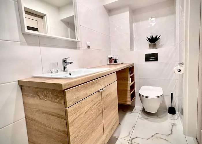 White Glove Deluxe 1 Maja