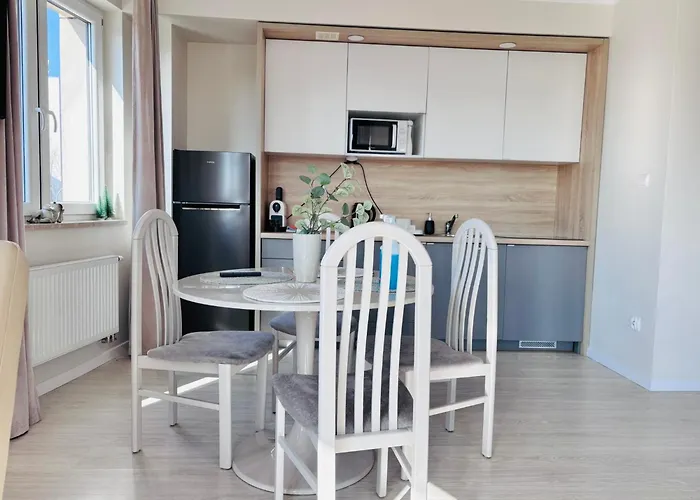 White Glove Deluxe 1 Maja